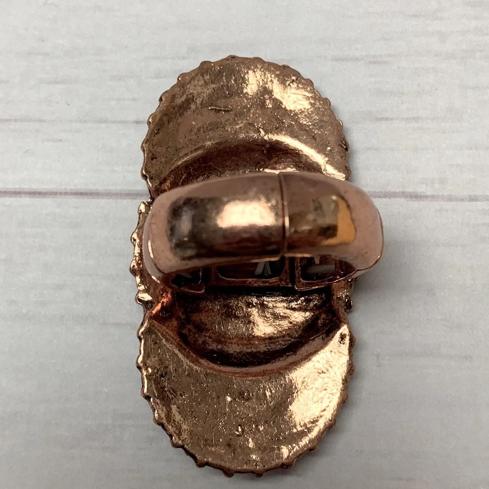 Western Style Resin Concho Cluster Adjustable Ring - Picture 4 of 4